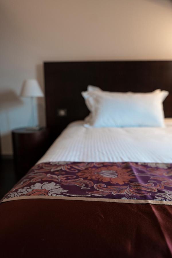 Swiss Hotel La Couronne アヴァンシュ エクステリア 写真