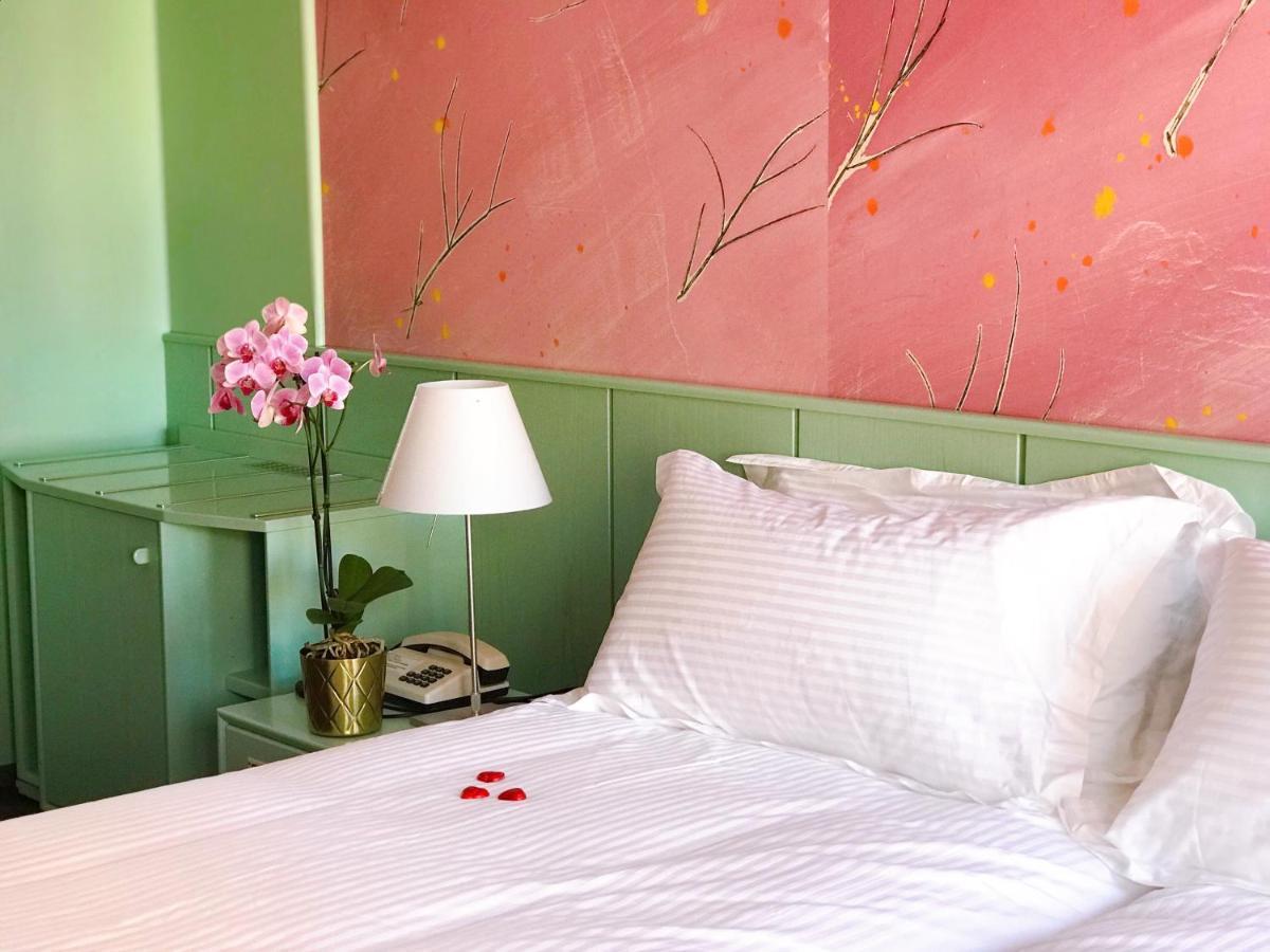 Swiss Hotel La Couronne アヴァンシュ エクステリア 写真