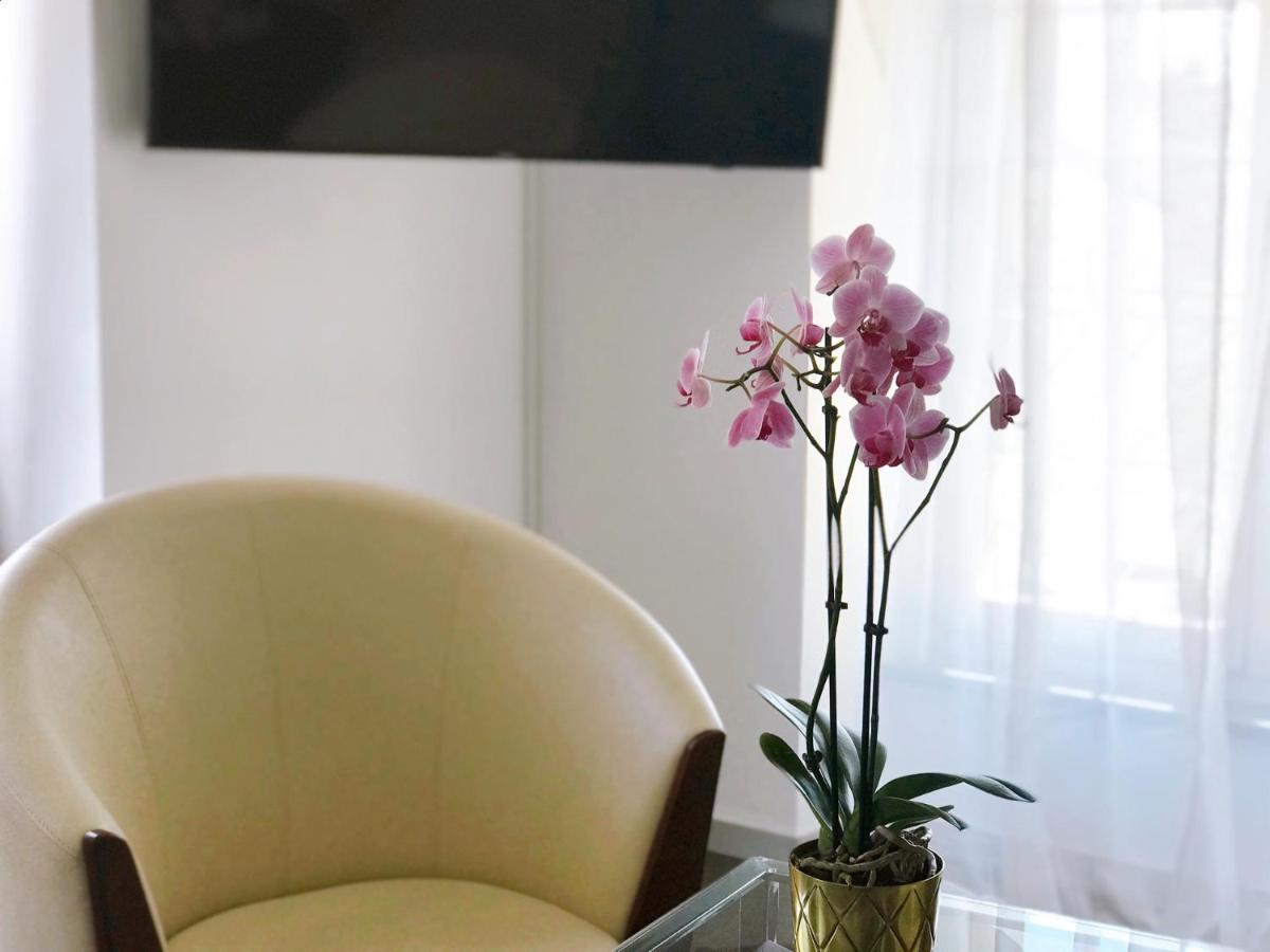 Swiss Hotel La Couronne アヴァンシュ エクステリア 写真